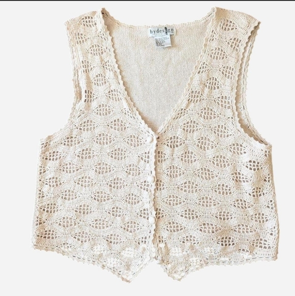 By Design Tops - Vintage Crochet Sleeveless Vest Cream Fairy Coastal Grandma Cottage Boho Sz L